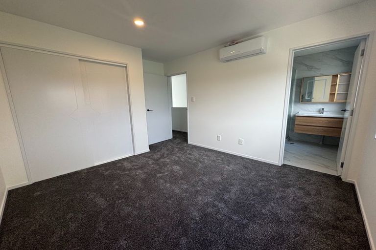 Photo of property in 12b Elcoat Avenue, Te Atatu South, Auckland, 0610