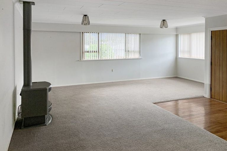 Photo of property in 18 Chester Street, Levin, 5510