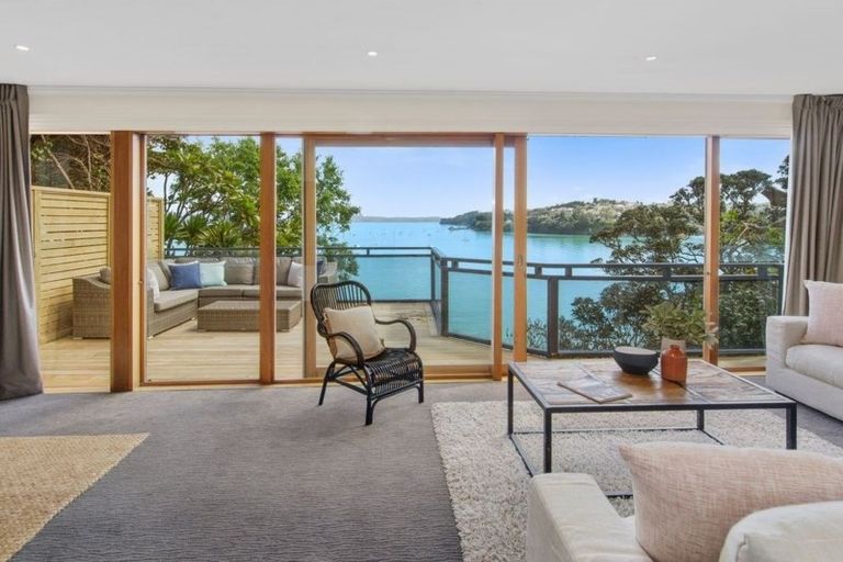 Photo of property in 58 Queen Street, Northcote Point, Auckland, 0627