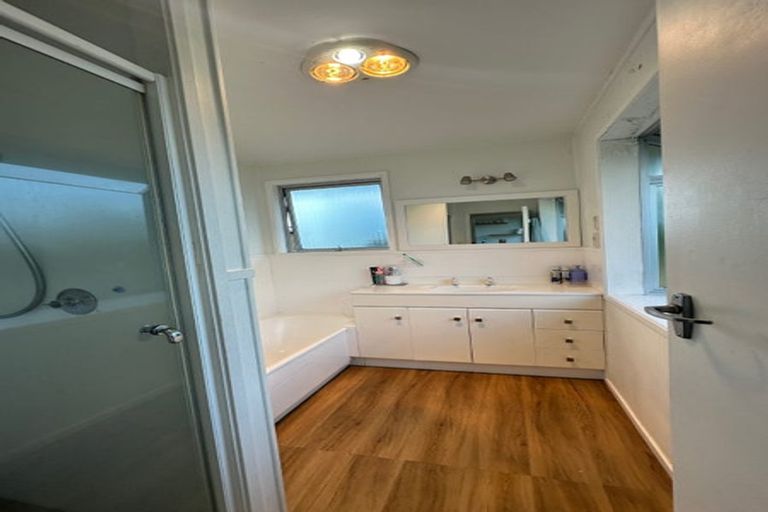 Photo of property in 17 Tercel Place, Sunnyhills, Auckland, 2010