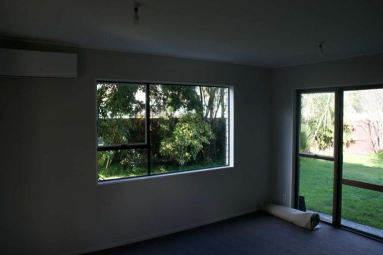 Photo of property in 1/2 Ararino Street, Trentham, Upper Hutt, 5018