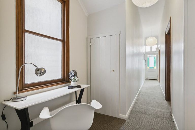 Photo of property in 96 Pirie Street, Mount Victoria, Wellington, 6011