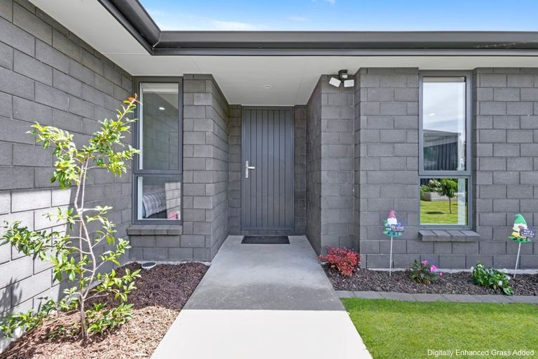 Photo of property in 27 Smith Street, Lepperton, New Plymouth, 4373