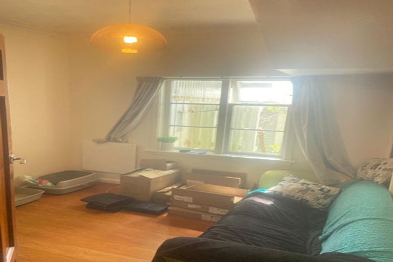 Photo of property in 16 Richmond Avenue, Karori, Wellington, 6012