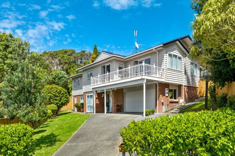 Photo of property in 18 Murano Place, Chatswood, Auckland, 0626