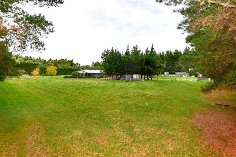 Photo of property in 7 Scarlett Oak Drive, West Melton, Christchurch, 7671