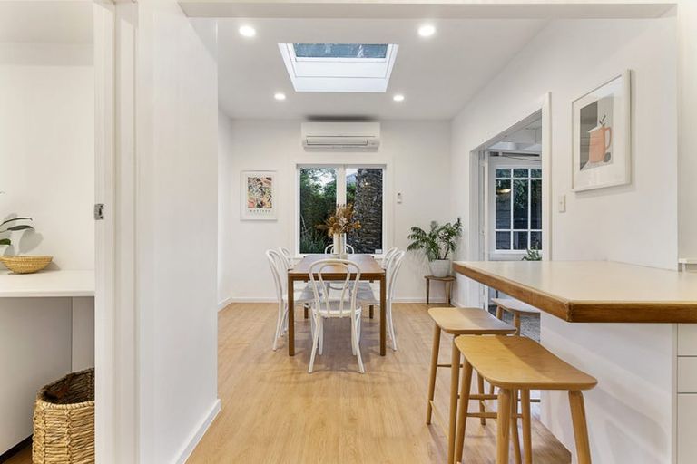 Photo of property in 29 Stafford Road, Northcote Point, Auckland, 0627