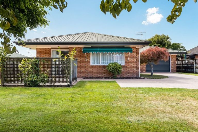 Photo of property in 98 Shakespeare Street, Leamington, Cambridge, 3432