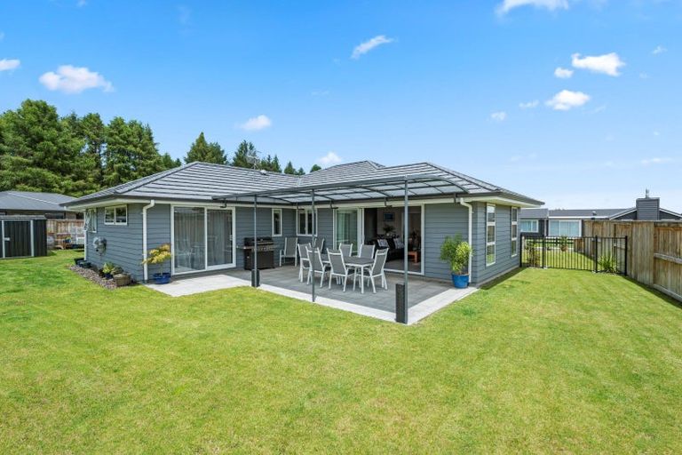 Photo of property in 5 Larches Lane, Kinloch, Taupo, 3377