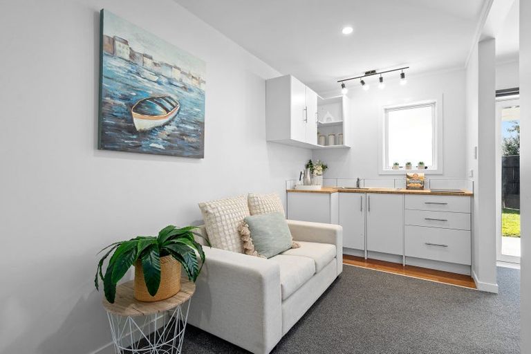 Photo of property in 98 Williams Street, Cambridge, 3434