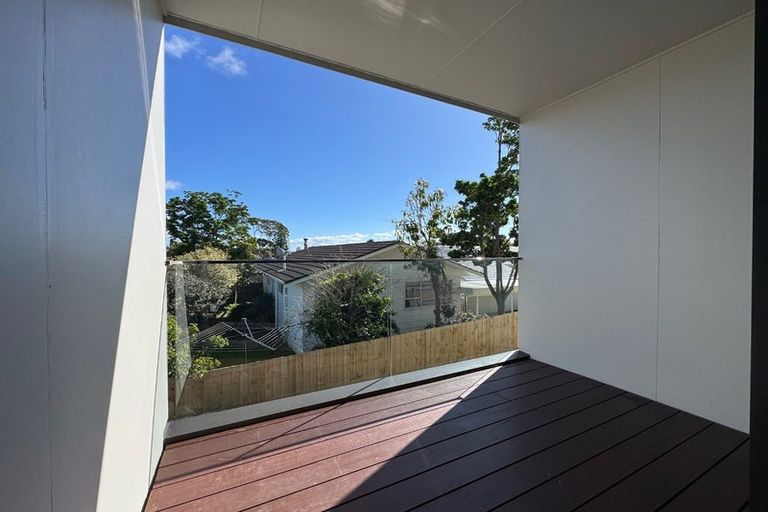 Photo of property in 523f Pakuranga Road, Howick, Auckland, 2010