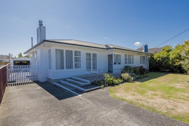 Photo of property in 52 Trafalgar Street, Levin, 5510