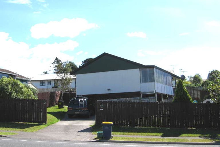 Photo of property in 27 Caribbean Drive, Unsworth Heights, Auckland, 0632