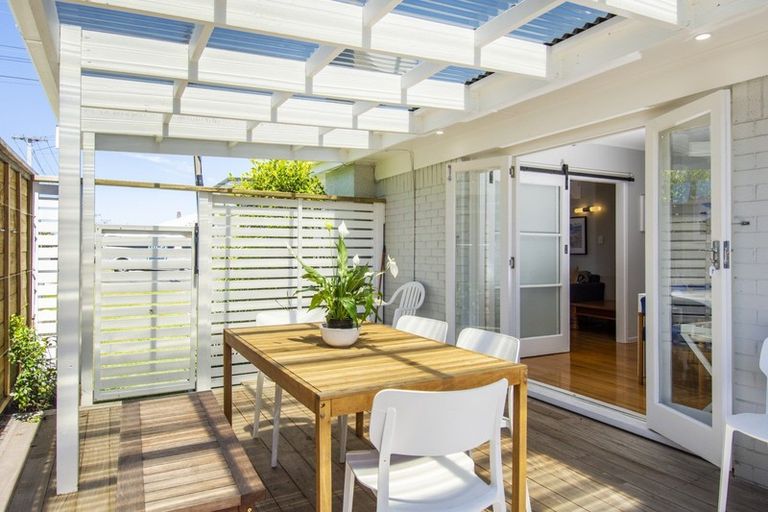 Photo of property in 46 Pitau Road, Mount Maunganui, 3116