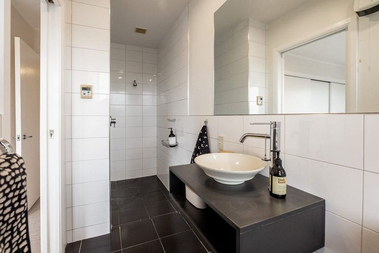 Photo of property in 24 Heatley Avenue, Hokowhitu, Palmerston North, 4410