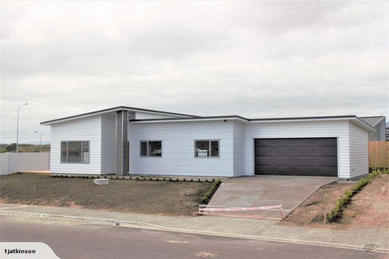 Photo of property in 4 Seagrass Place, Otaki Beach, Otaki, 5512