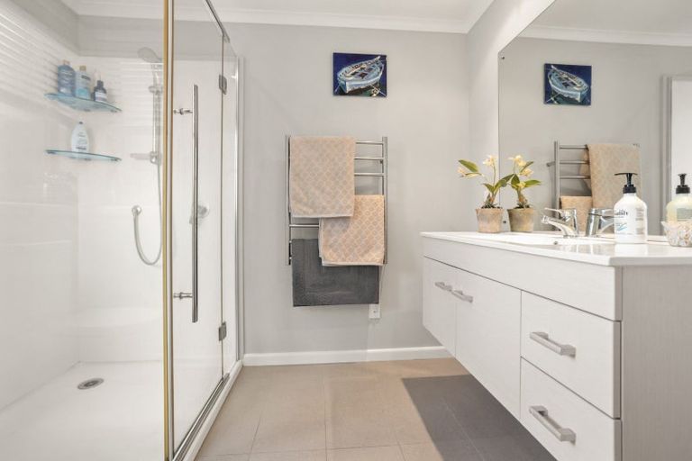 Photo of property in 10 Endeavour Close, Whitianga, 3510