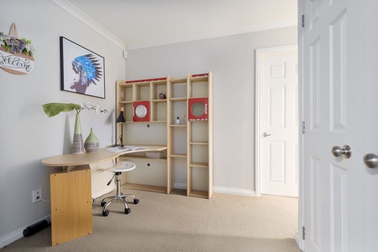 Photo of property in 14 Pittville Place, Henderson, Auckland, 0612