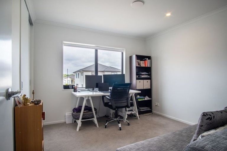 Photo of property in 22 Pepene Avenue, Takanini, 2112