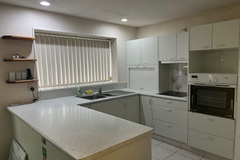 Photo of property in 15 Cardigan Bay Place, Addington, Christchurch, 8024