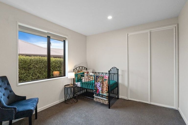 Photo of property in 18 Dunaverty Place, Broomfield, Christchurch, 8042