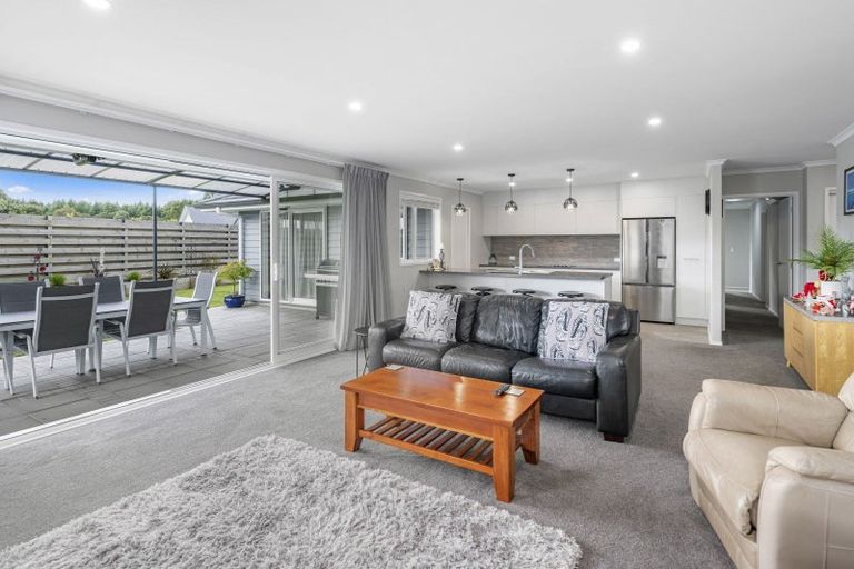 Photo of property in 5 Larches Lane, Kinloch, Taupo, 3377