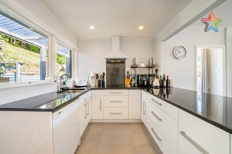 Photo of property in 27 Foster Crescent, Belmont, Lower Hutt, 5010