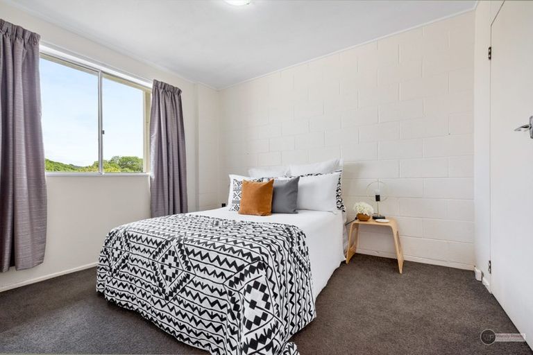 Photo of property in 8/19 Pirie Crescent, Moera, Lower Hutt, 5010