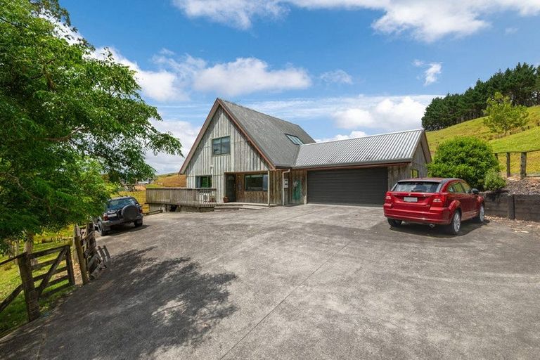 Photo of property in 585 Inland Road, Helensville, 0875
