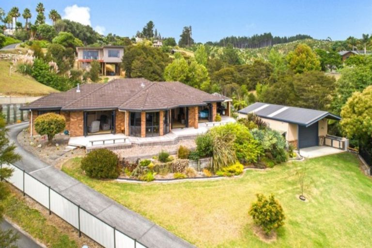 Photo of property in 2 Governors Heights, Whangamata, 3620