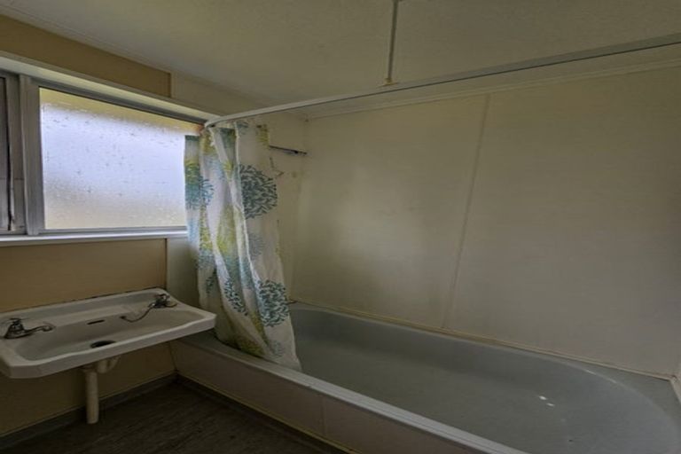 Photo of property in 63 Titoki Street, Castlecliff, Whanganui, 4501