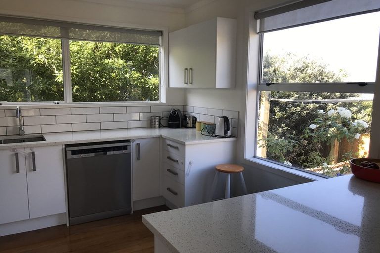 Photo of property in 9a Tahapa Crescent, Meadowbank, Auckland, 1072