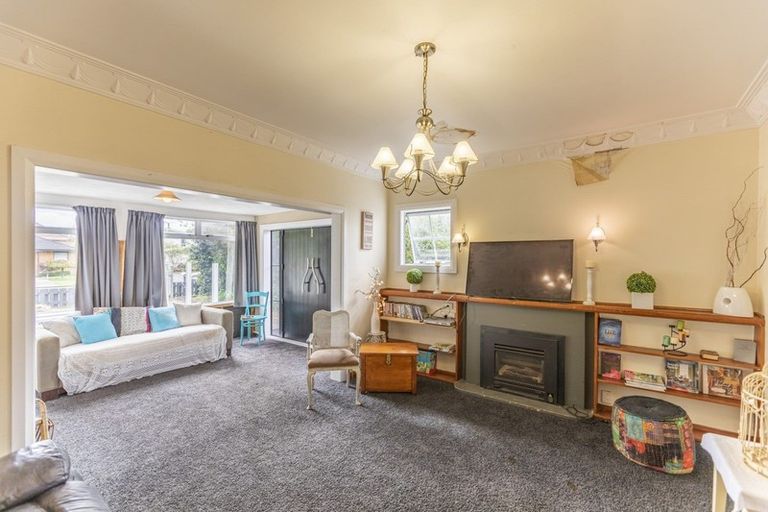 Photo of property in 1 Bowling Road, Greenmeadows, Napier, 4112