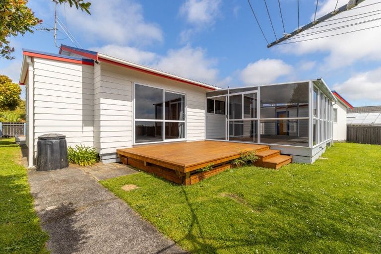 Photo of property in 26 Heta Road, Highlands Park, New Plymouth, 4312
