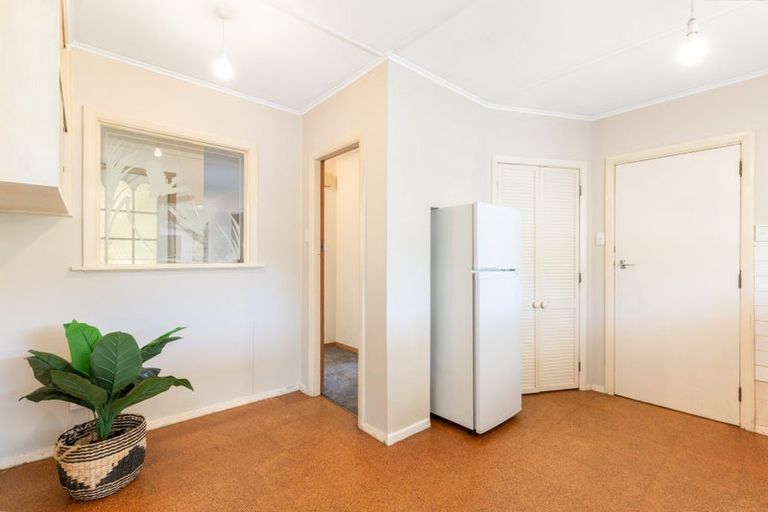 Photo of property in 21 Wellington Road, Wainuiomata, Lower Hutt, 5014