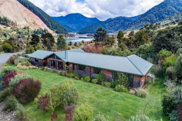 Photo of property in 12 Tai Close, Kaiuma Bay, Havelock, 7178