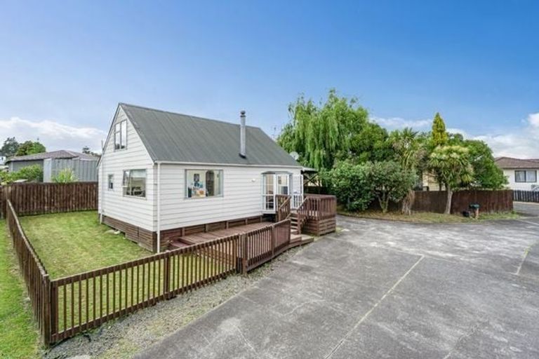 Photo of property in 223 Waitemata Drive, Ranui, Auckland, 0612