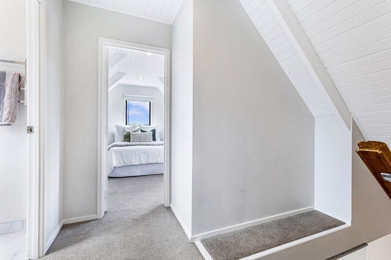 Photo of property in 2/12 Neil Avenue, Te Atatu Peninsula, Auckland, 0610