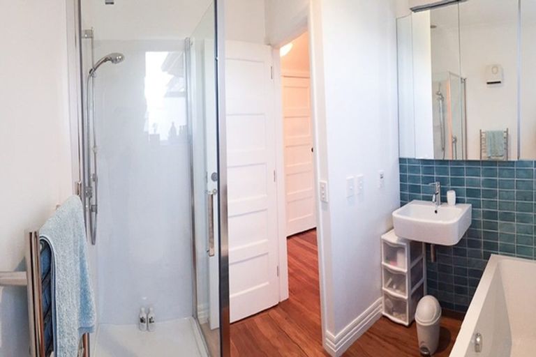 Photo of property in 104 Homebush Road, Khandallah, Wellington, 6035