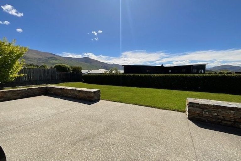 Photo of property in 2 Nancy Lane, Wanaka, 9305