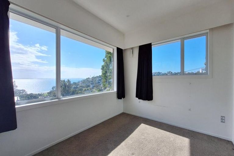 Photo of property in 26 Masterton Road, Rothesay Bay, Auckland, 0630