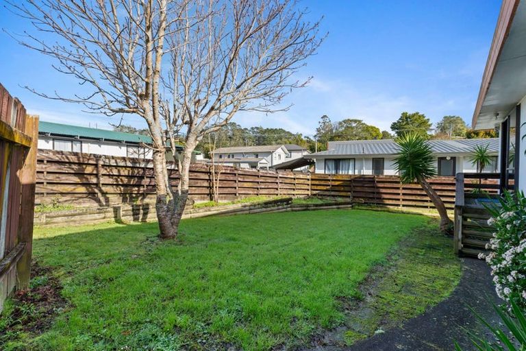 Photo of property in 2/76 Parrs Cross Road, Henderson, Auckland, 0612