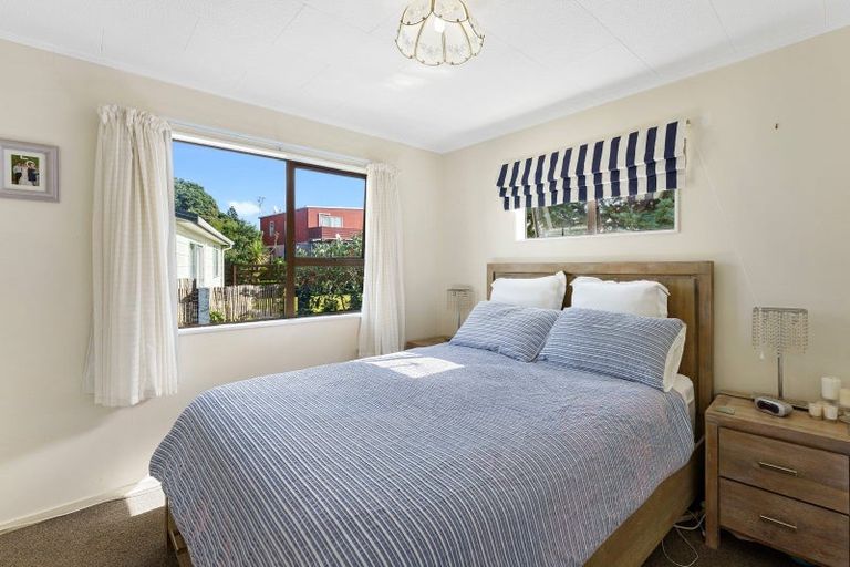 Photo of property in 15 Colenso Place, Otaki Beach, Otaki, 5512