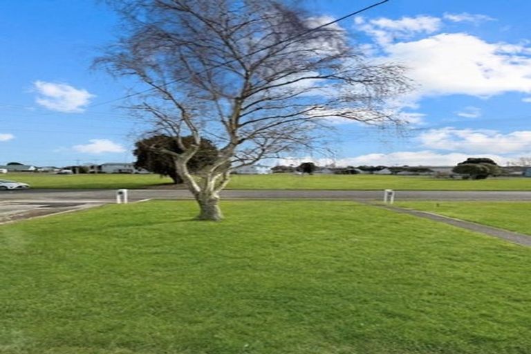 Photo of property in 18-24 Devon Crescent, Bulls, 4818