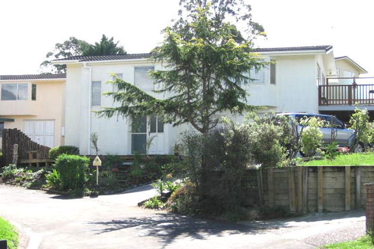 Photo of property in 80j Tirimoana Road, Te Atatu South, Auckland, 0602