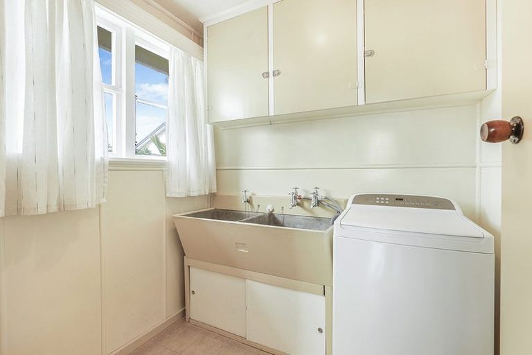 Photo of property in 1070 Heaphy Terrace, Fairfield, Hamilton, 3214