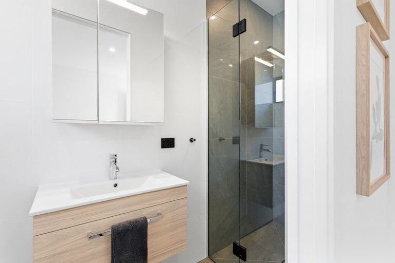 Photo of property in 15 Ellesmere Avenue, Jacks Point, Queenstown, 9371