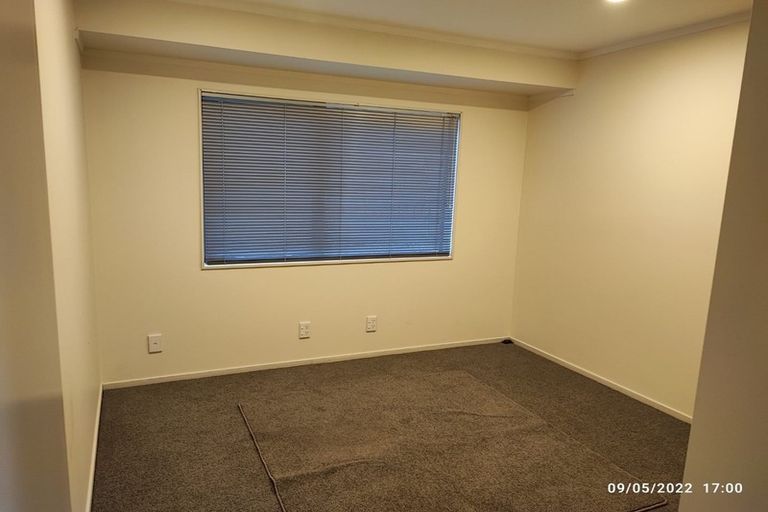 Photo of property in 25j Youngs Road, Papakura, 2110