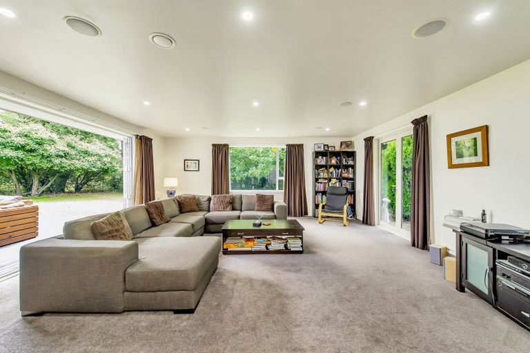 Photo of property in 2394 Old West Coast Road, Kirwee, Christchurch, 7671