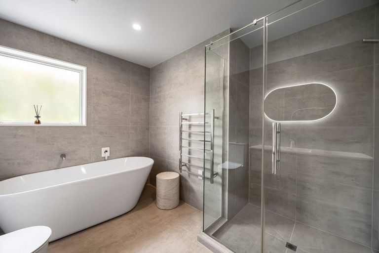 Photo of property in 2 Boocock Crescent, Orewa, 0931